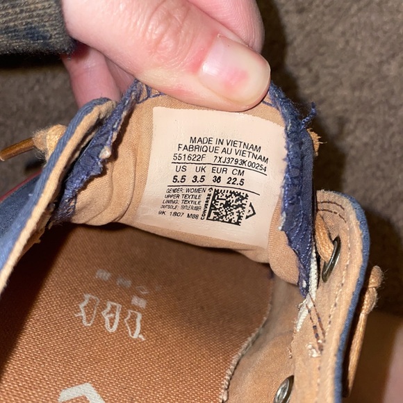 Converse shoes - Picture 4 of 4